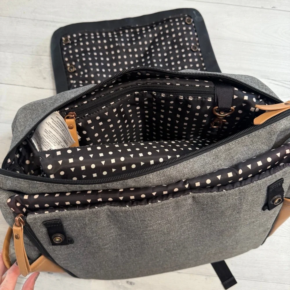 Petunia Pickle Bottom Camel &‎ Graphite Boxy Backpack diaper bag